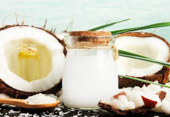 Olej kokosowy właściwości kosmetyczne i zdrowotne. Na co pomaga olej kokosowy.